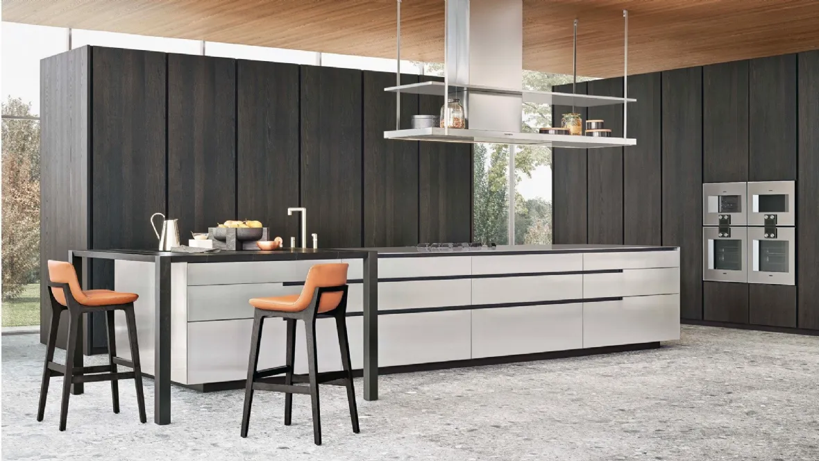 Cucina Design in olmo nero con isola in acciaio Phoenix 02 di Poliform
