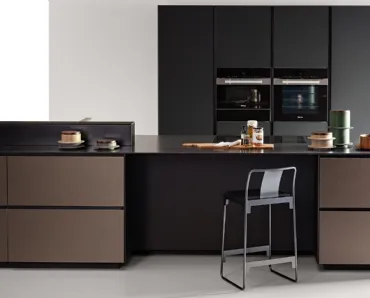 Cucina Design Riciclantica in Metallo Alluminio Graffiato Bronzo di Valcucine