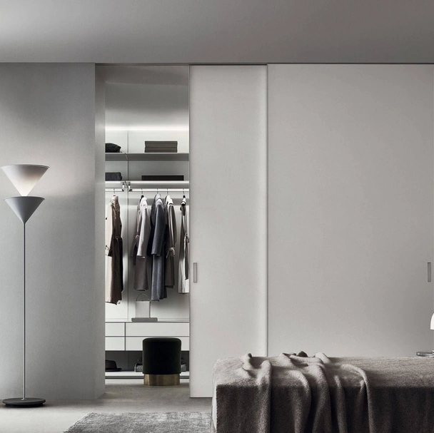 Porta per interni Graphis Light in vetro laccato bianco latte di Rimadesio