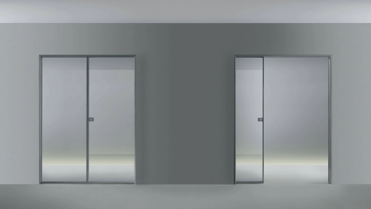 Porta per interni scorrevole Spin in vetro con telaio in alluminio Rimadesio